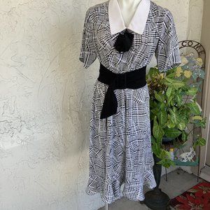 VTG Versatile Geometric B & W LADY CAROL of NY